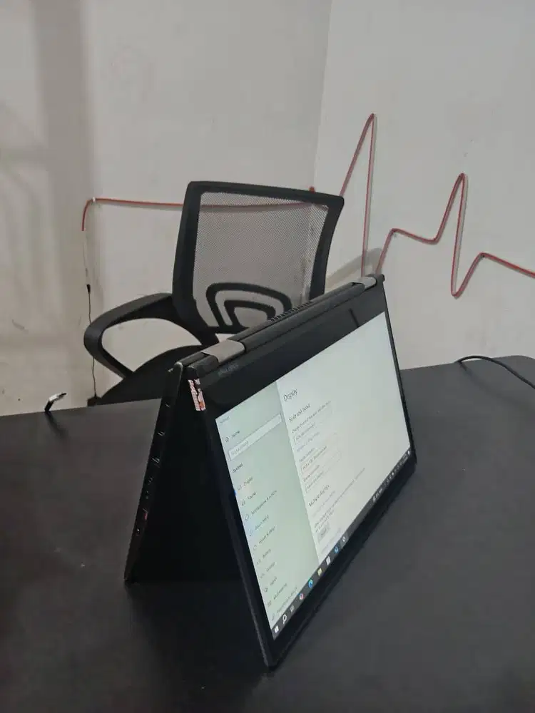 Laptop Lenovo Yoga x380/core i5 gen 8/Ram 8gb/Ssd 256gb/touchscreen360