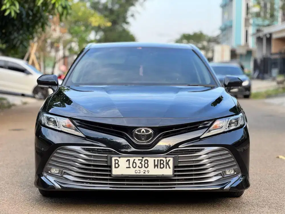 Toyota Camry 2.5 V AT Hitam 2019