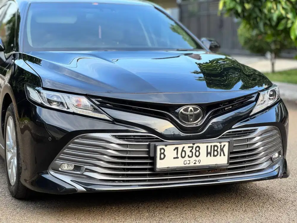 Toyota Camry 2.5 V AT Hitam 2019