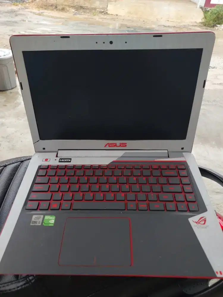 Laptop asus gaming sedang murmer
