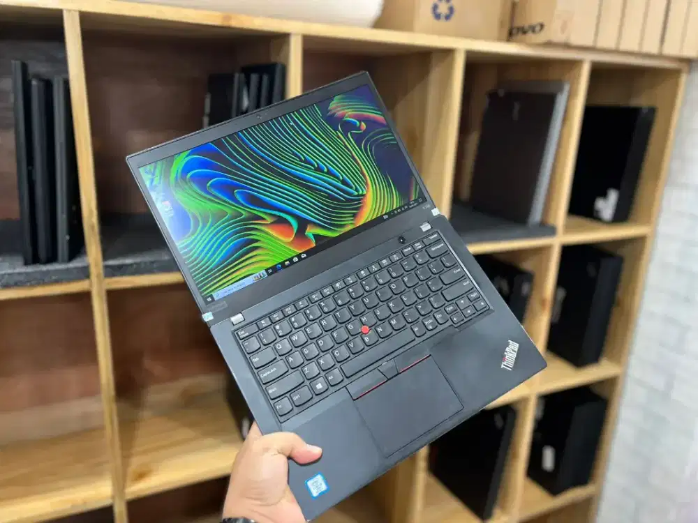 LAPTOP LENOVO THINKPAD X390
CORE I5 RAM 8 GB SSD 256 GB LAYAR 13 INCH