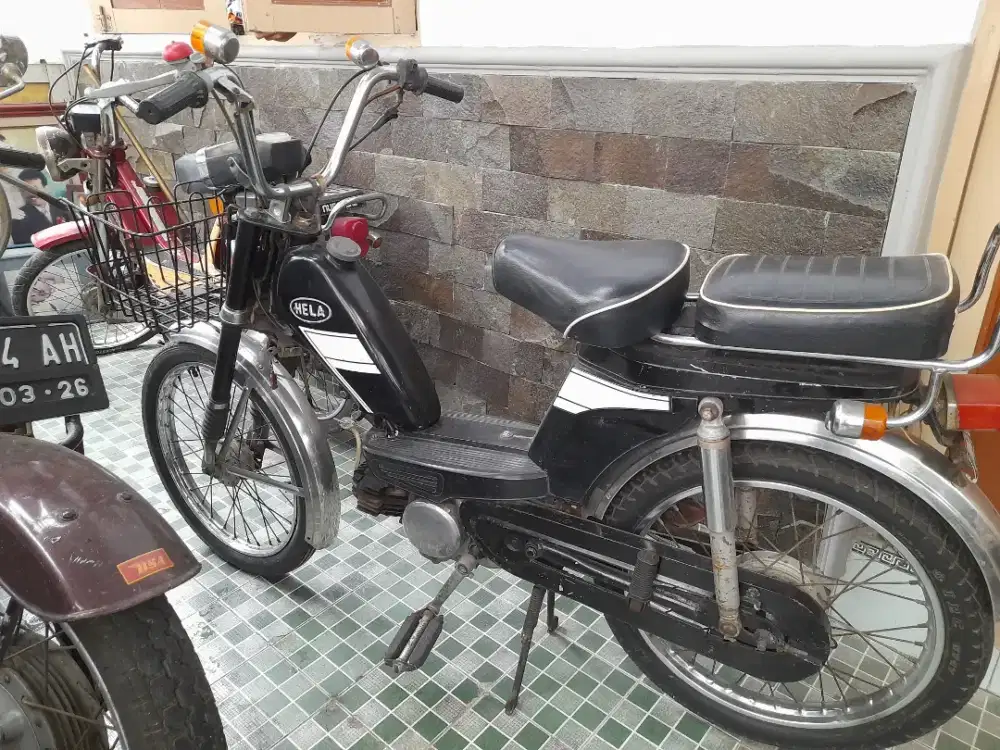 Moped Hela siap pakai