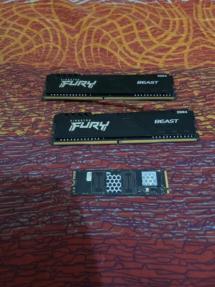 SSD 256GB SAMA RAM 2x4GB DDR4