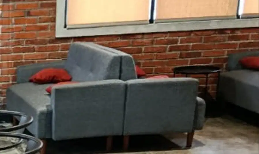 Dijual Cepat Sofa Abu-Abu Bekas Cafe Kondisi Mulus