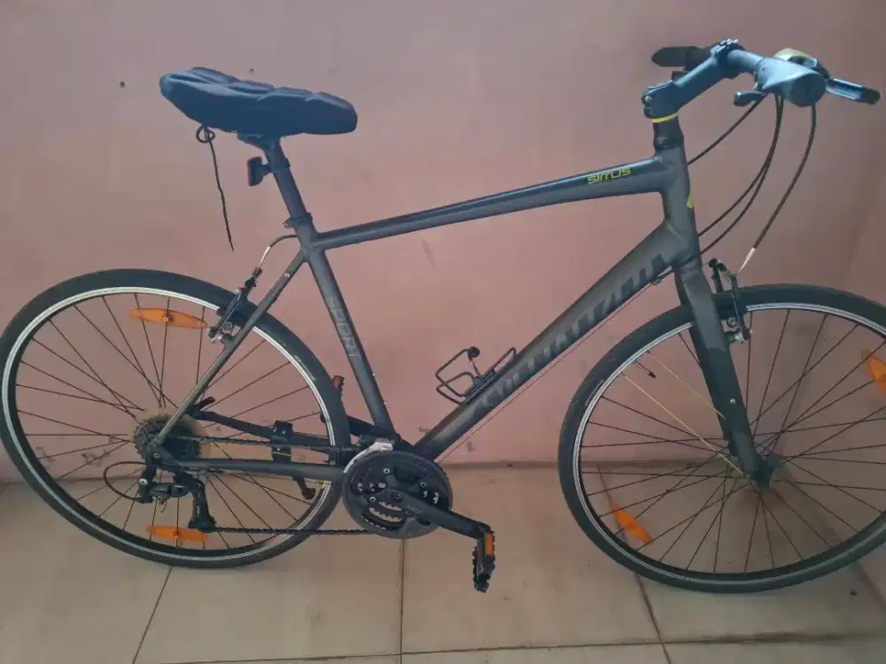 Dijual Cepat sepeda hibrida Specialized Sirrus Sport. 