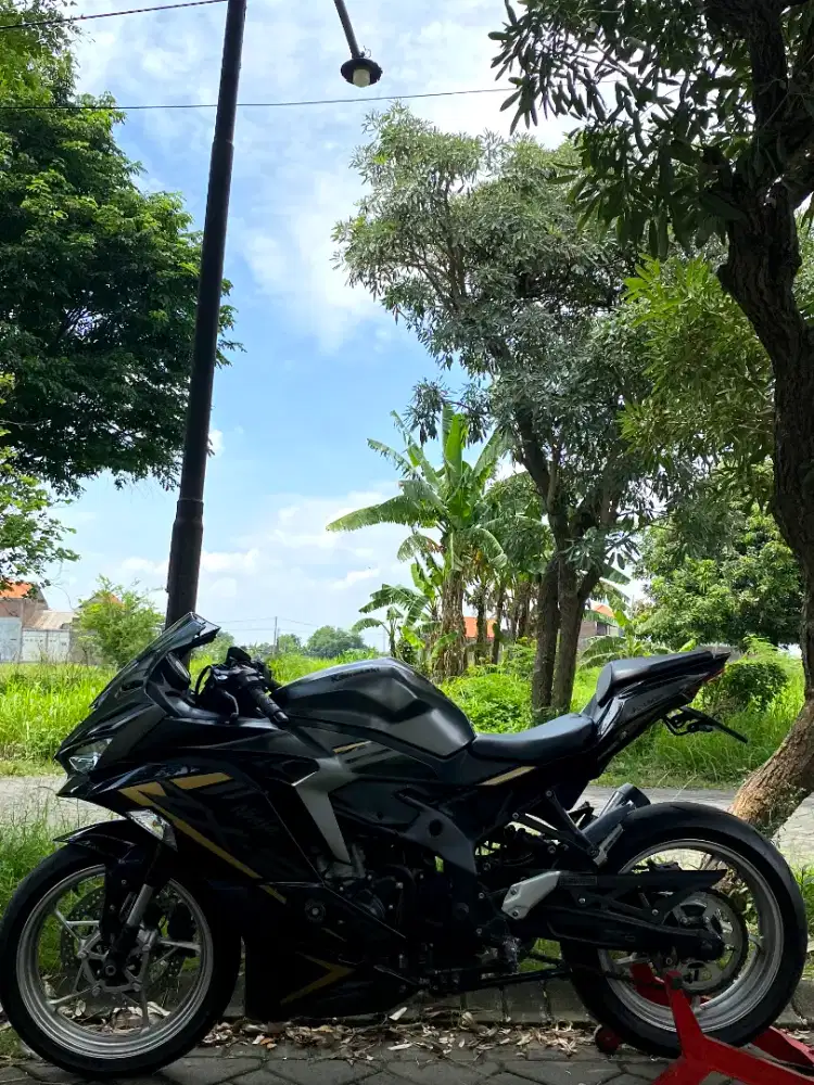 NINJA ZX25R ABS 4 CYLINDER