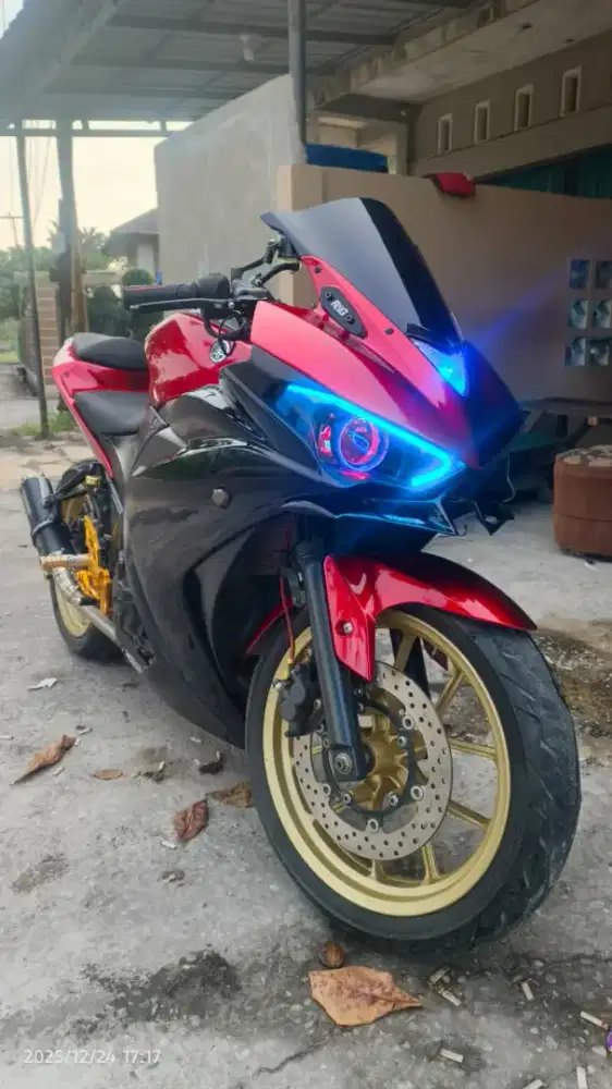 Yamaha R25 2015