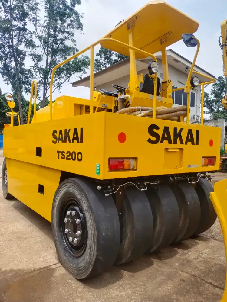 Tire Roller Sakai TS200