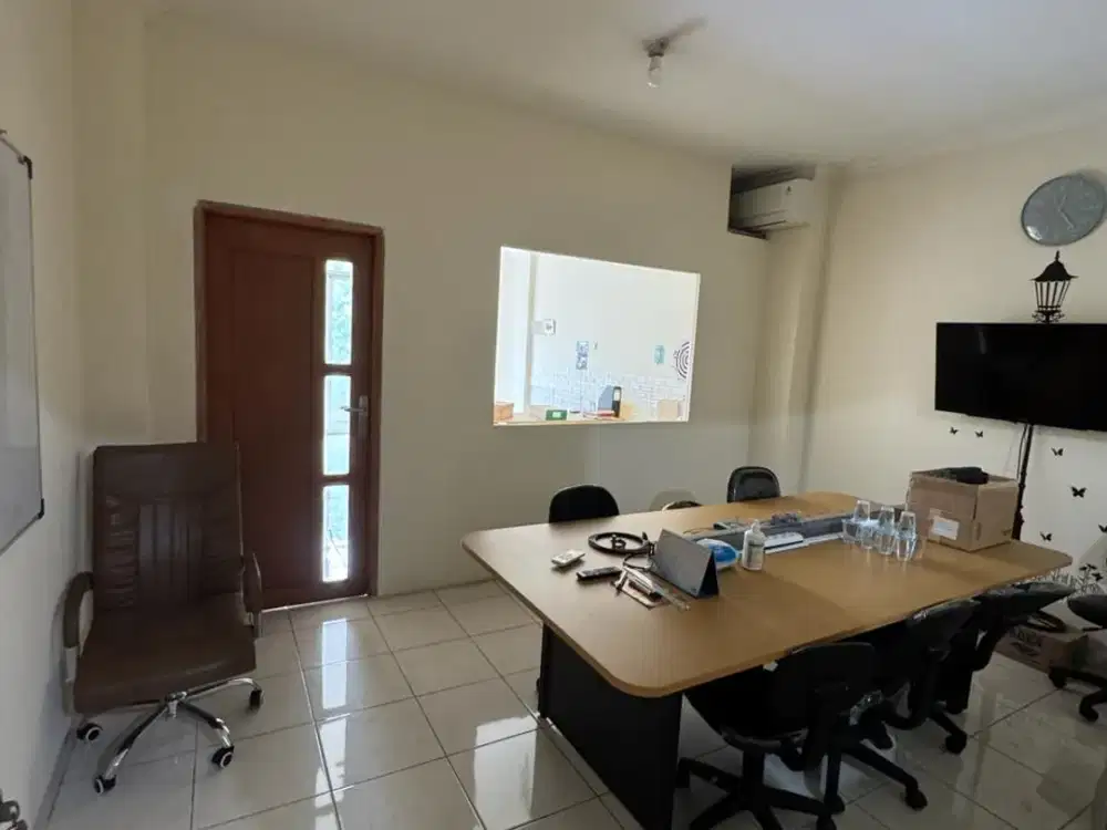 Ruko di Mutiara Taman Palem Dekat Hotel Aston Cengkareng