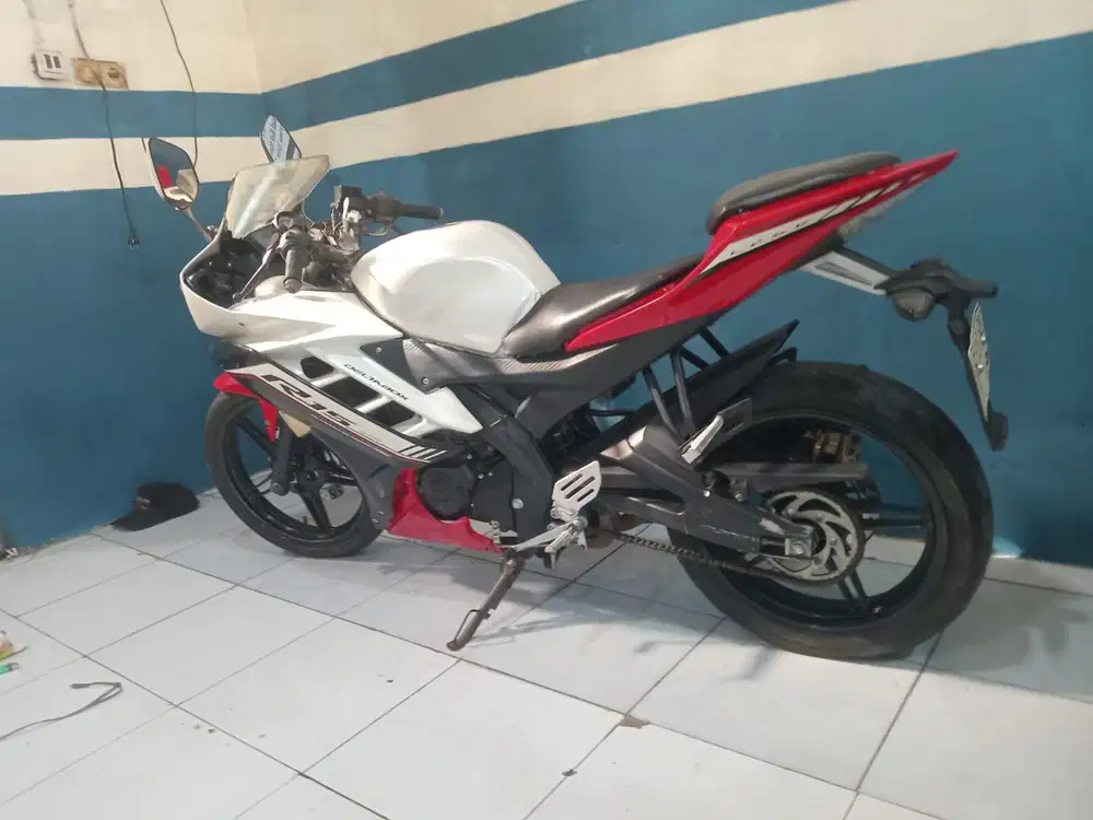 Jual cepat yamaha R15 V2 2016 surat lengkap