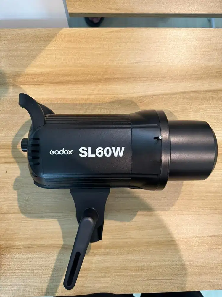 Lampu Sorot Godox SL60W Bekas Kondisi seperti baru lampu studio
