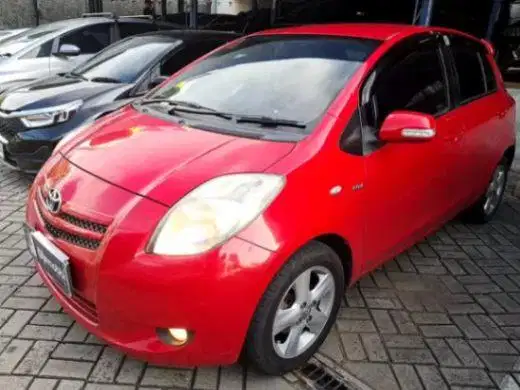 LOW DP Toyota Yaris 1.5 E Bensin-AT 2008 8TO