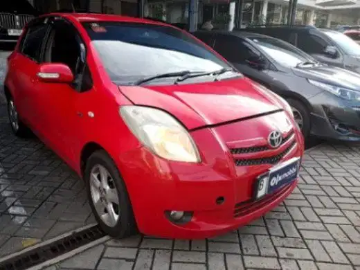 LOW DP Toyota Yaris 1.5 E Bensin-AT 2008 8TO