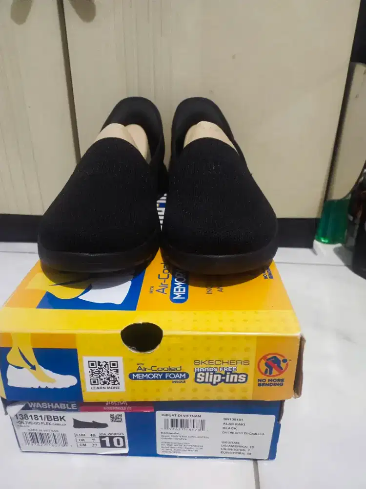 Jual murah sepatu Skechers wanita warna hitam