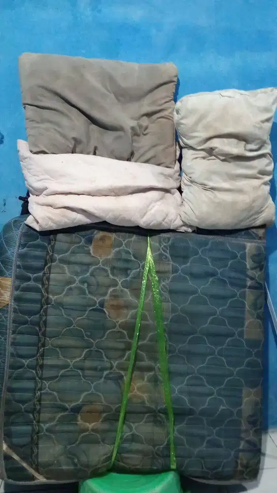 Dijual cepat kasur 90x180 cm, bantal 3 pcs