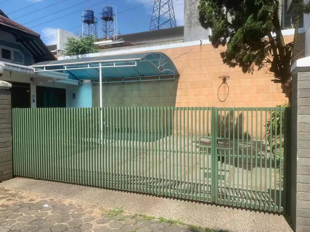 DIJUAL DAN DISEWAKAN RUMAH SIAP HUNI DENGAN 3 KAMAR TIDUR