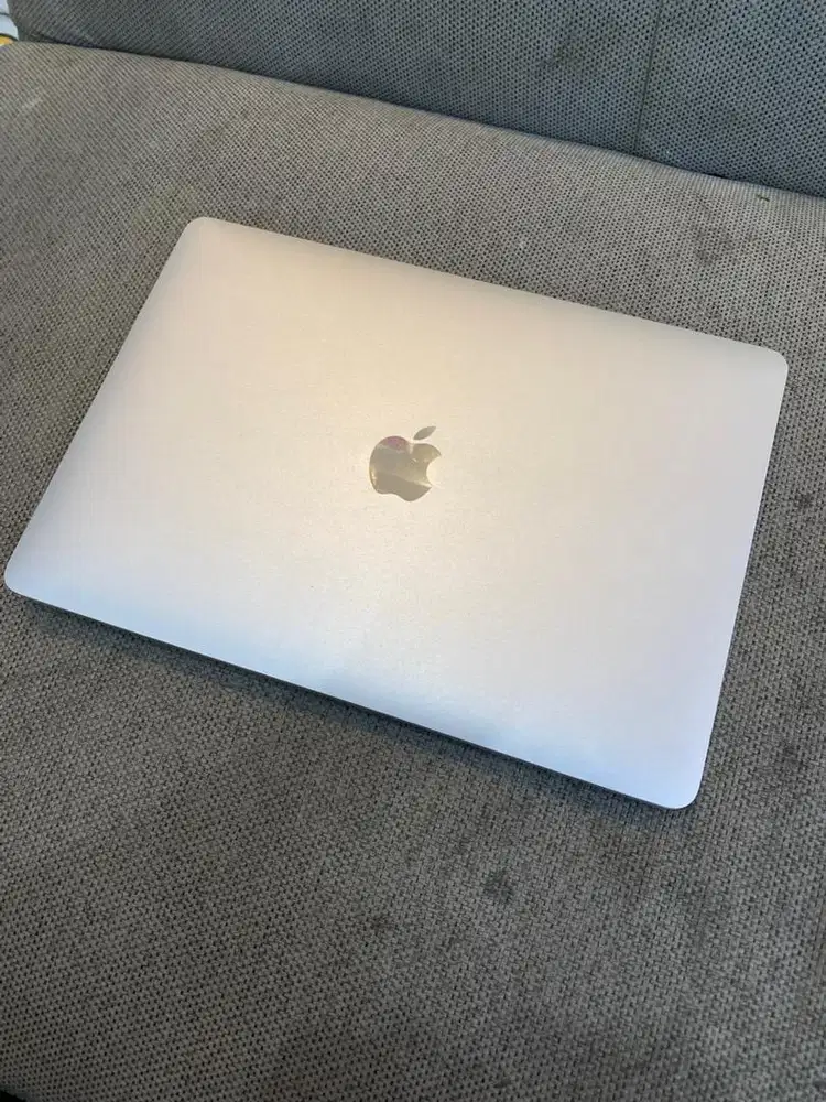 MacBook pro 2017 8/256