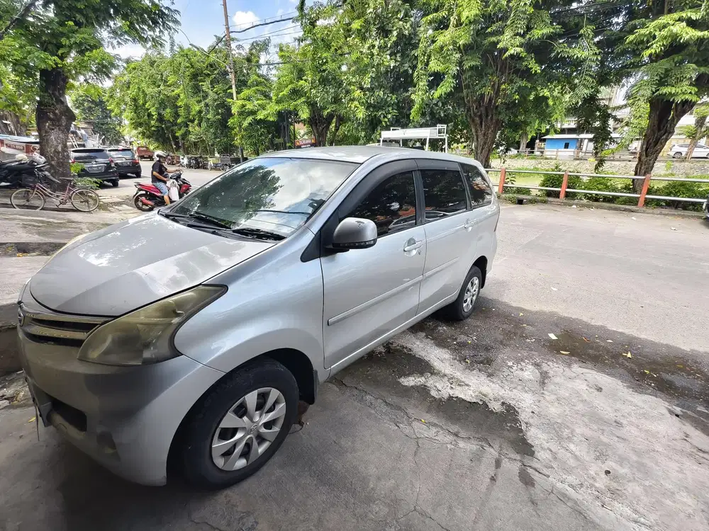 Daihatsu Xenia 2012 Bensin