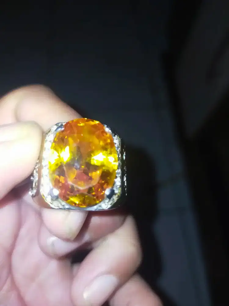 Batu Yelow safir