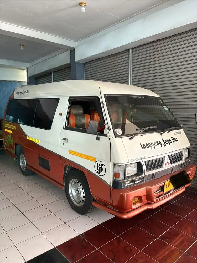Mitsubishi L300 (ex travel)