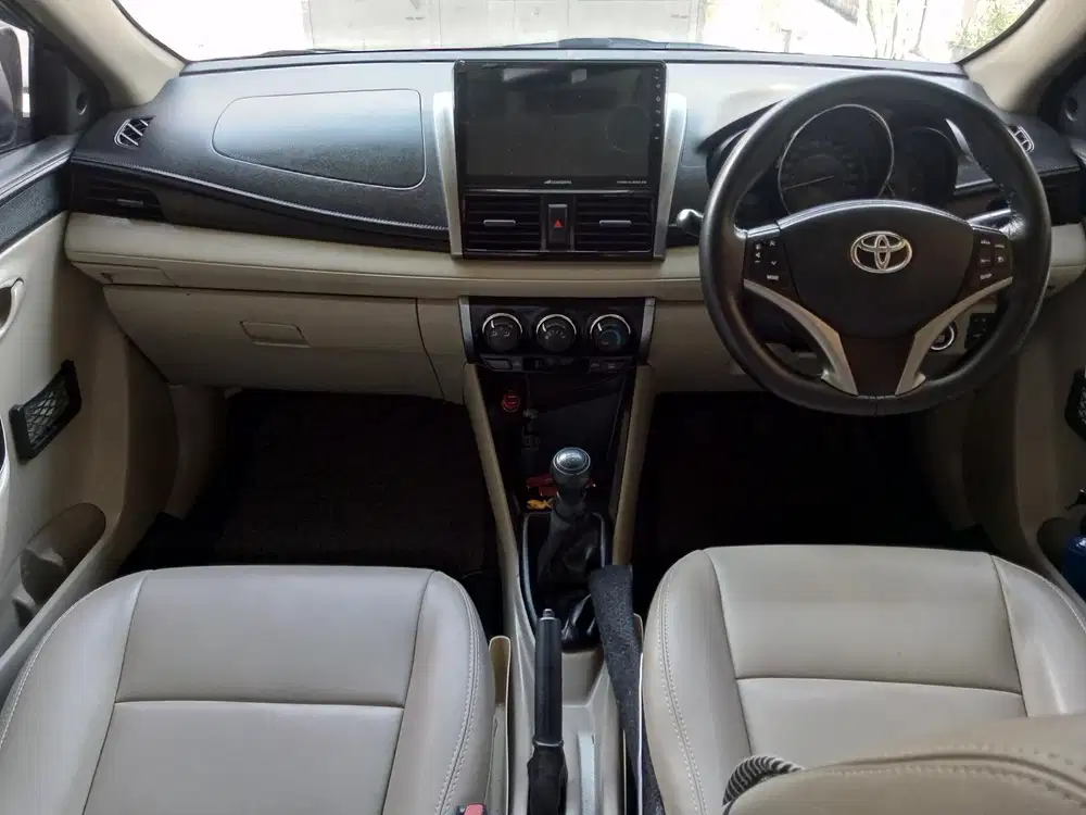 Toyota Limo 2015 Bensin