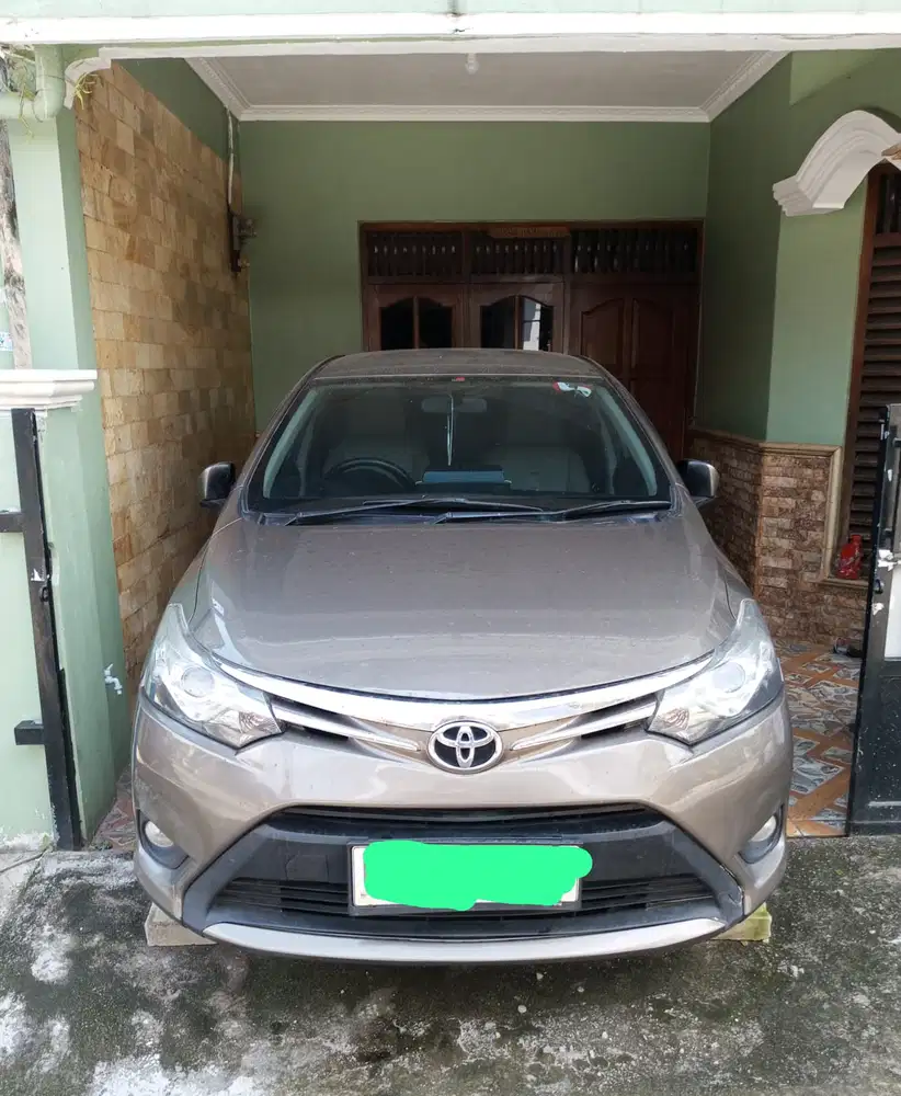 Toyota Limo 2015 Bensin