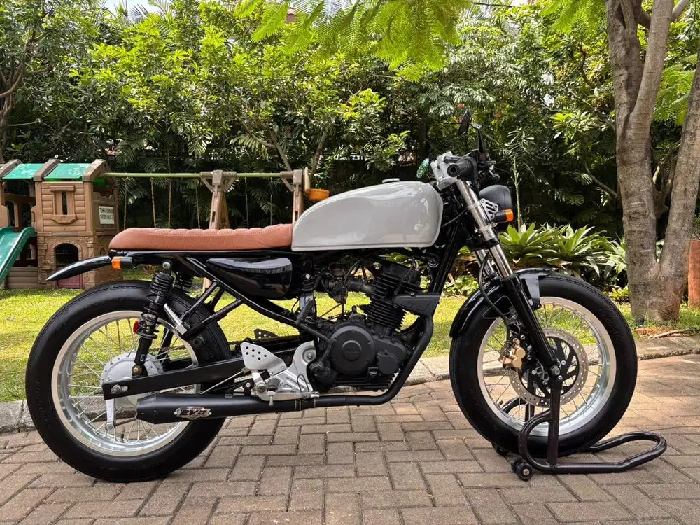 BRATCAFE YAMAHA BYSON