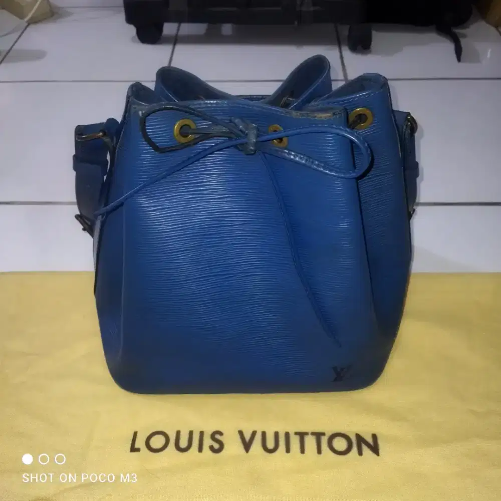 Louis Vuitton Noe Blue Epi Leather Drawstring Bucket [Preloved]