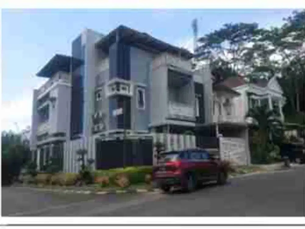 Dijual rumah siap huni lokasi strategis di komplek balikpapan baru