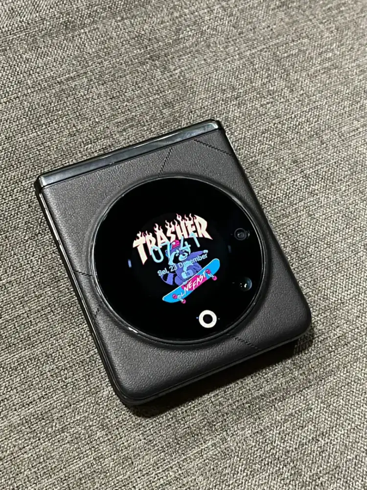 Tecno Phantom v flip