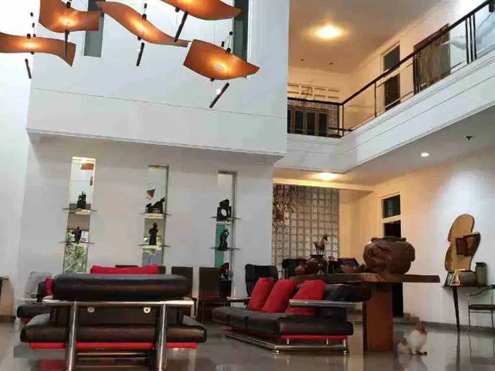 Rumah Mewah Furnish di Sayap Dago