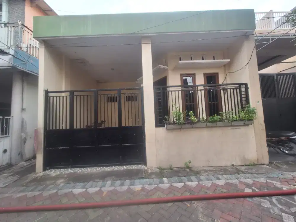 Dijual Rumah + Kost2an 4 Pintu Tanpa Perantaran Harga Nego