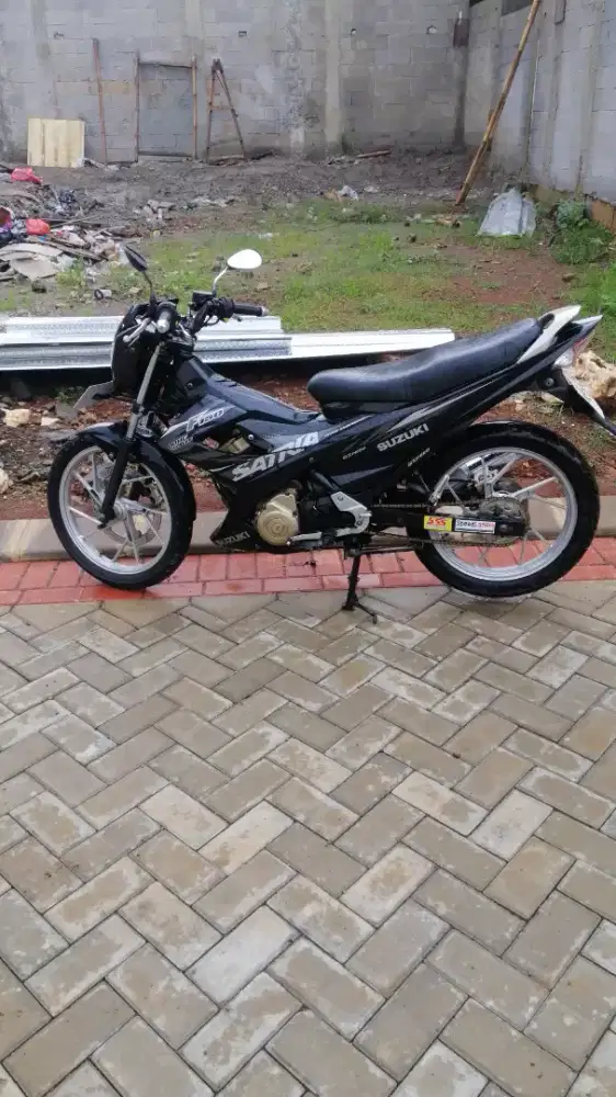 Dijual motor satria fu tahun 2014 ss komplit pajak ke lewat 6bulan