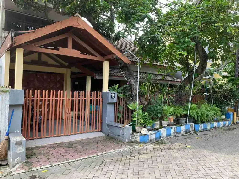 DI JUAL RUMAH 
PERUM KOSAGRHA 
JLN  : MEDOKAN AYU SELATAN III NO 19
KEL. : MEDOKAN AYU
KEC. : RUNGKUT
KAB  : SURABAYA