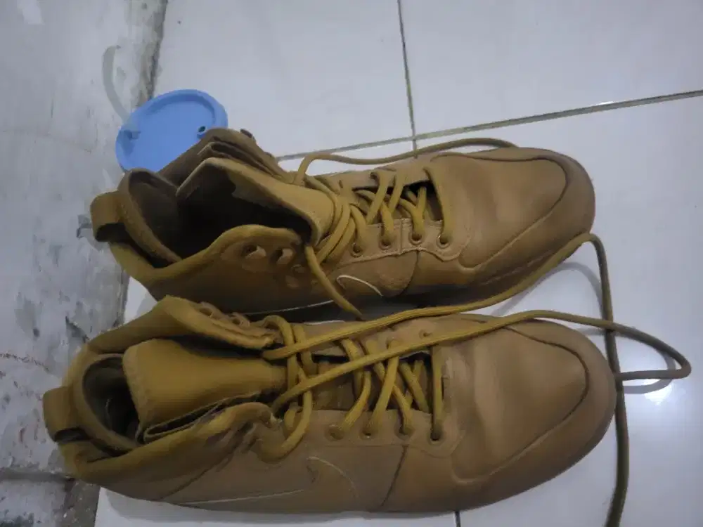 Sepatu nike cowok uk 43