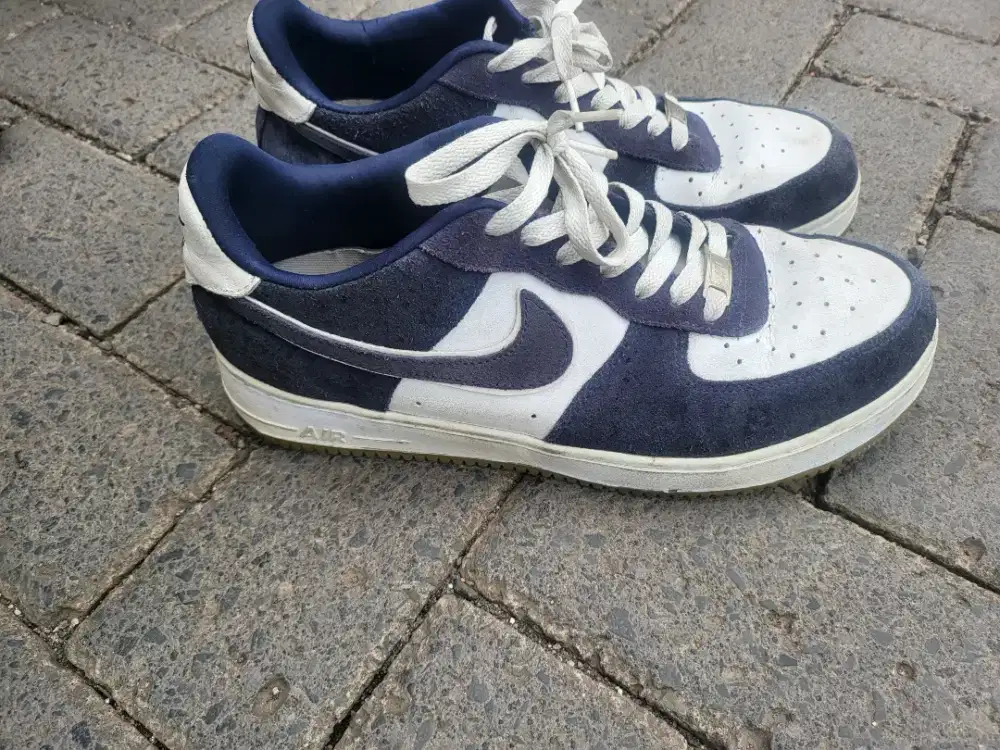 Sepatu cowok nike air uk 43