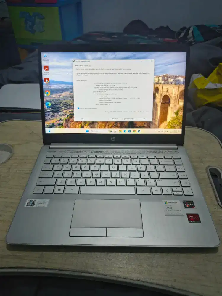 HP 14s Ryzen 3 3250u