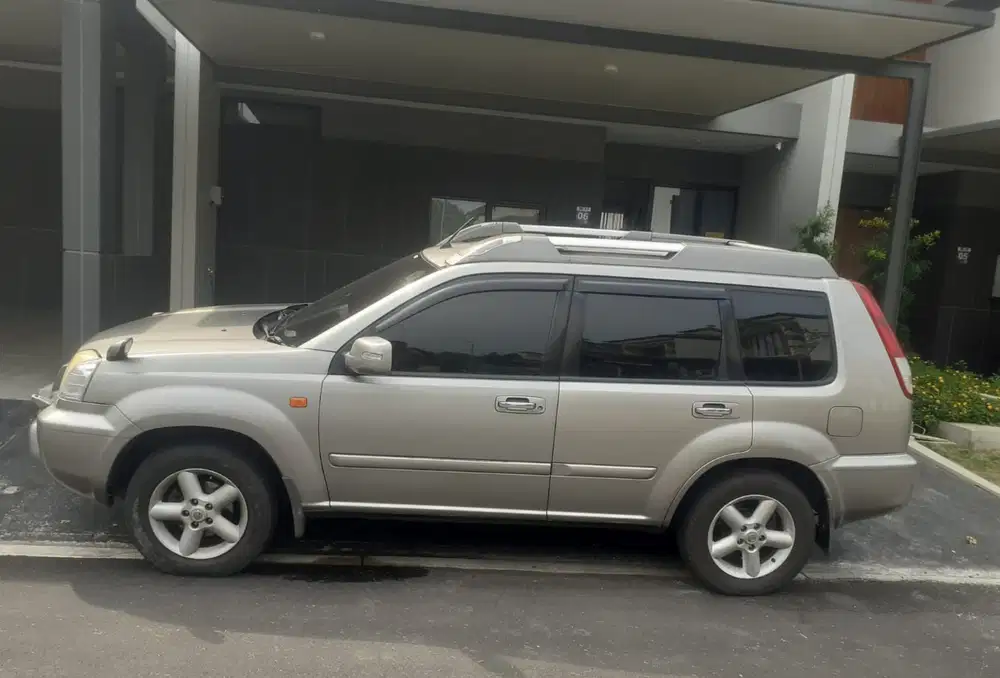X-Trail 2.5 XT AT 2004 ss lngkap pjak isi mobil rawtan pakean pribadi