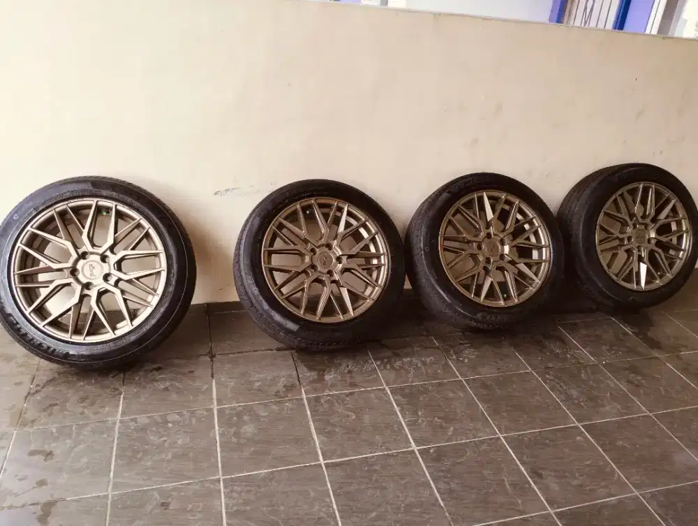 Velk Racing dan Ban Miceline R 18