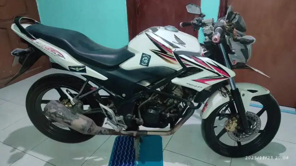 Cb 150 r th 2013  8 jt