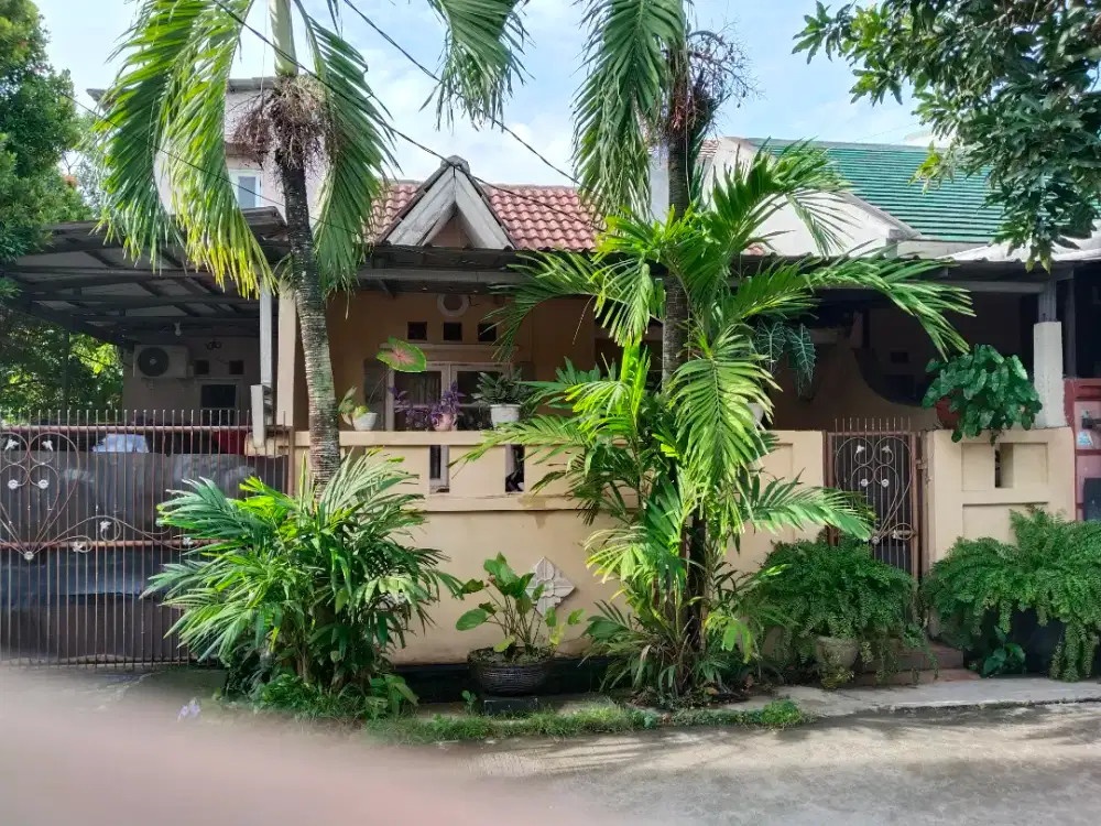 Rumah dijual di Puri Permata. Cluster. Hoek