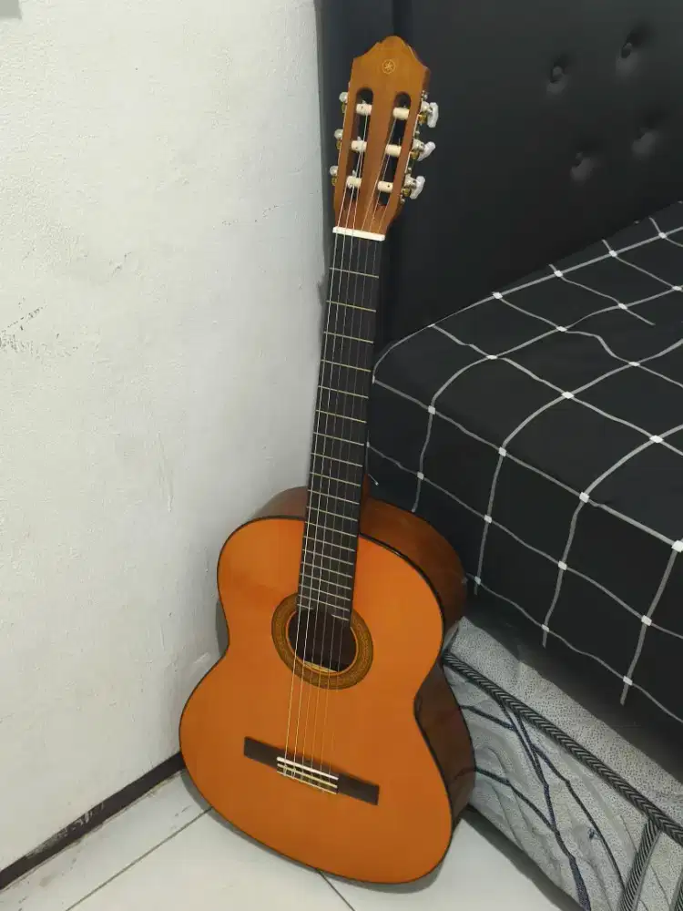 YAMAHA CG102 CLASSIC GUITAR