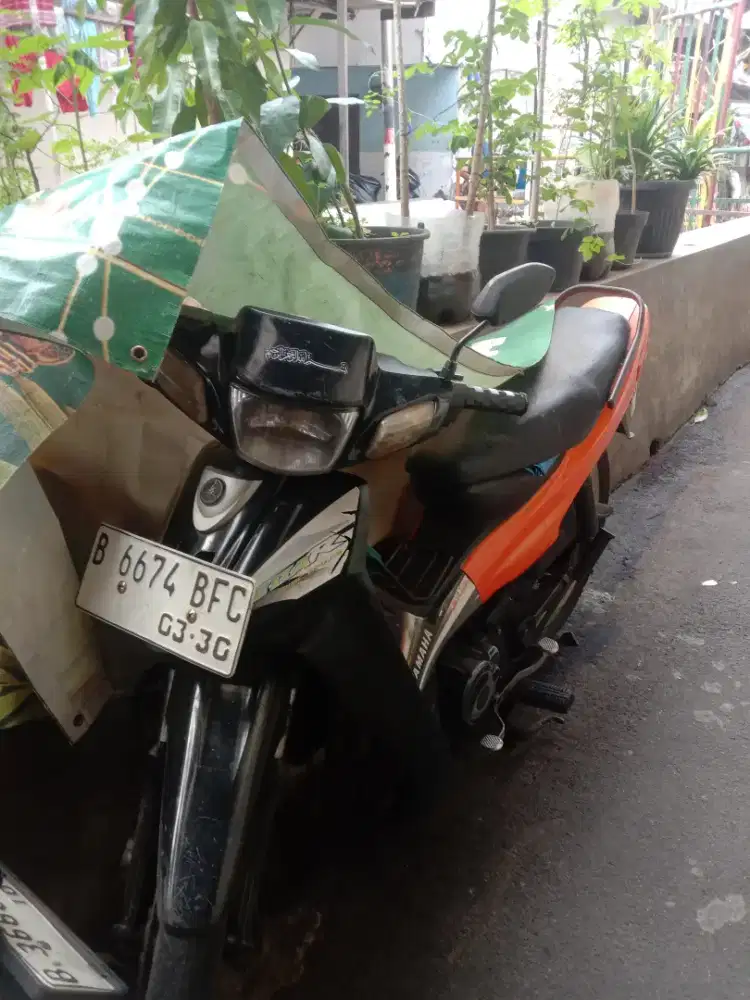 Motor VEGA R tahun 2005