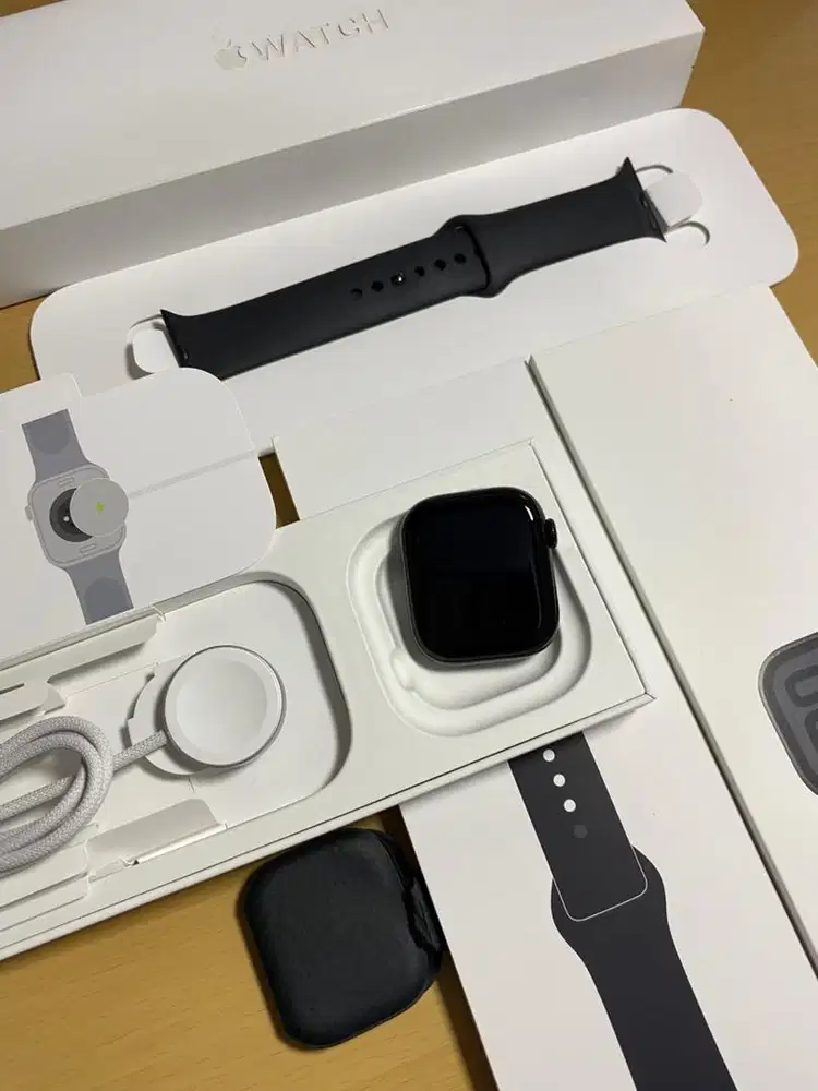 Apple Watch Series 10 GPS 42mm SB M/L Jet Black