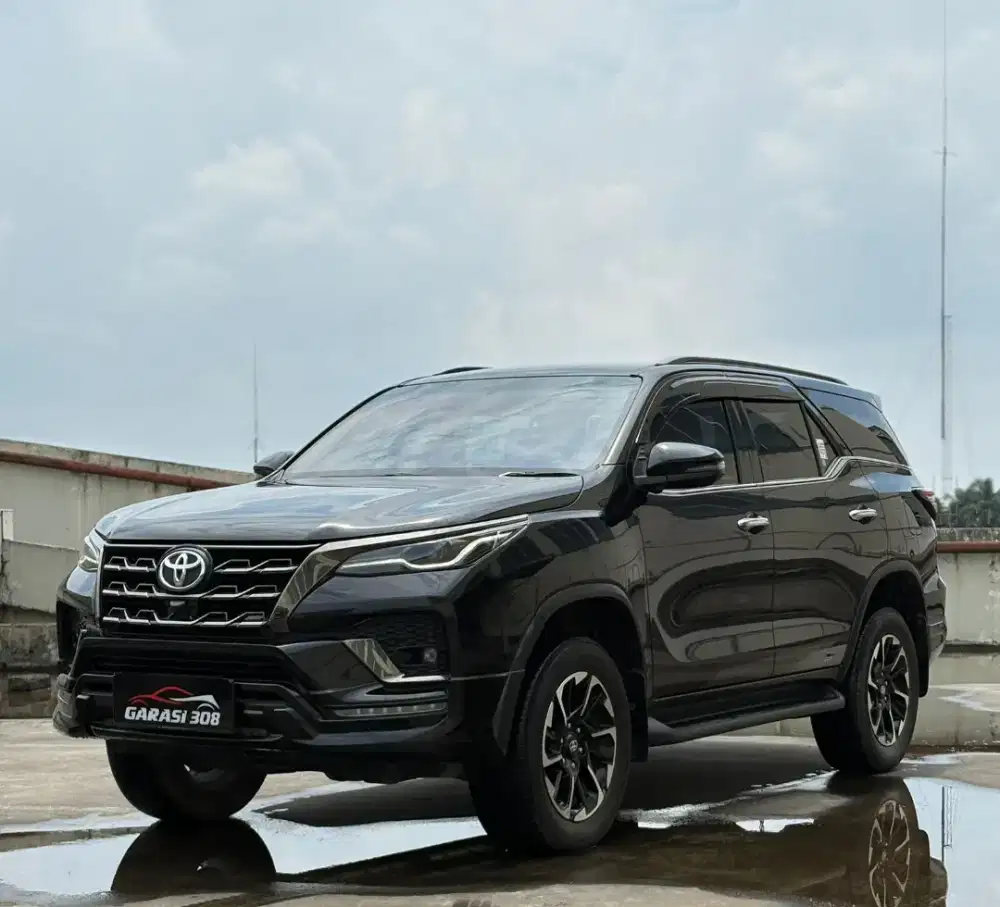 Toyota Fortuner 2.8 VRZ GR Sport 4x2 AT Black on Black 2022 KM 23rb