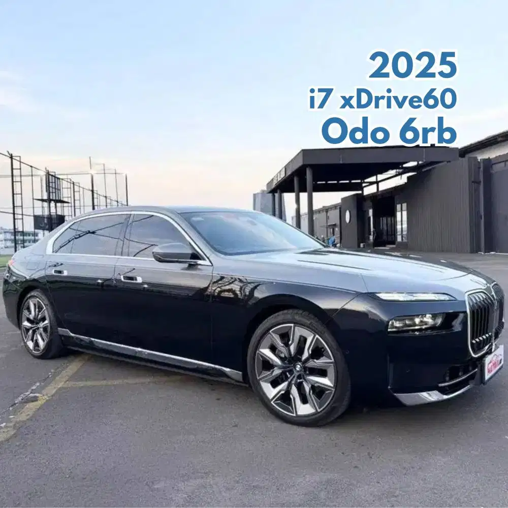 BMW i7 xDrive60 2025 NIK 2024 Two Tone Black Brown Electric Listrik