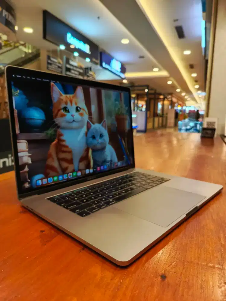 MACBOOK PRO RETINA 15 INCH 2016 TOUCHBAR i7 Ram 16GB SSD 256GB Grey