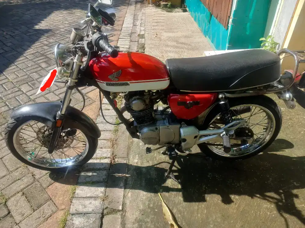 GL 100 thn. 1980 body CB