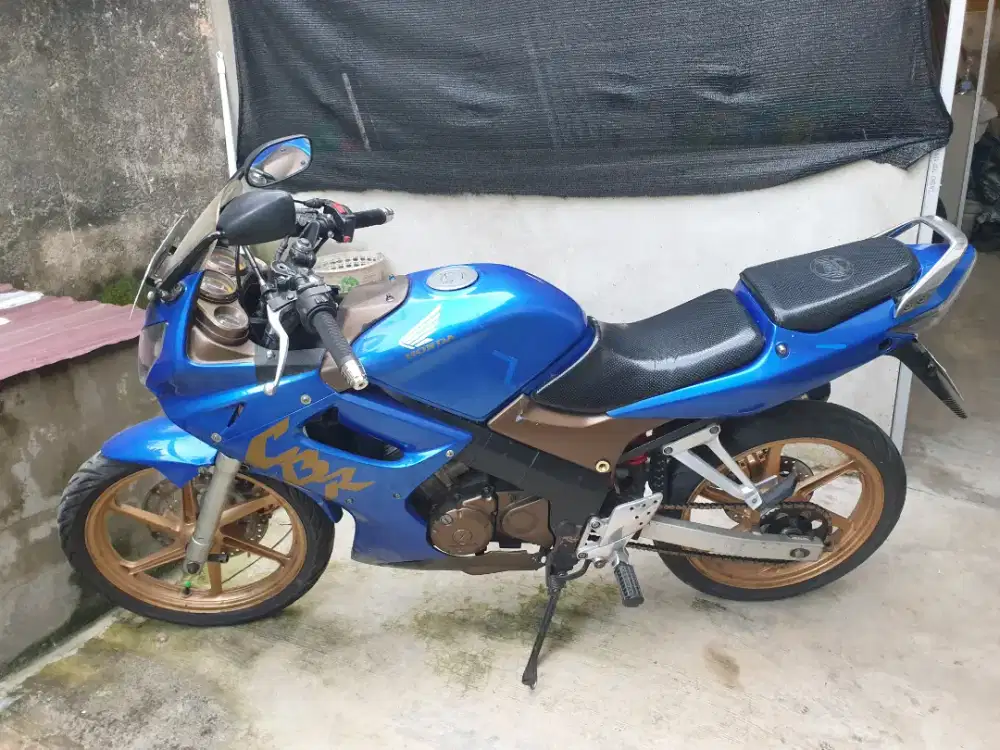 Honda cbr 150r cbu