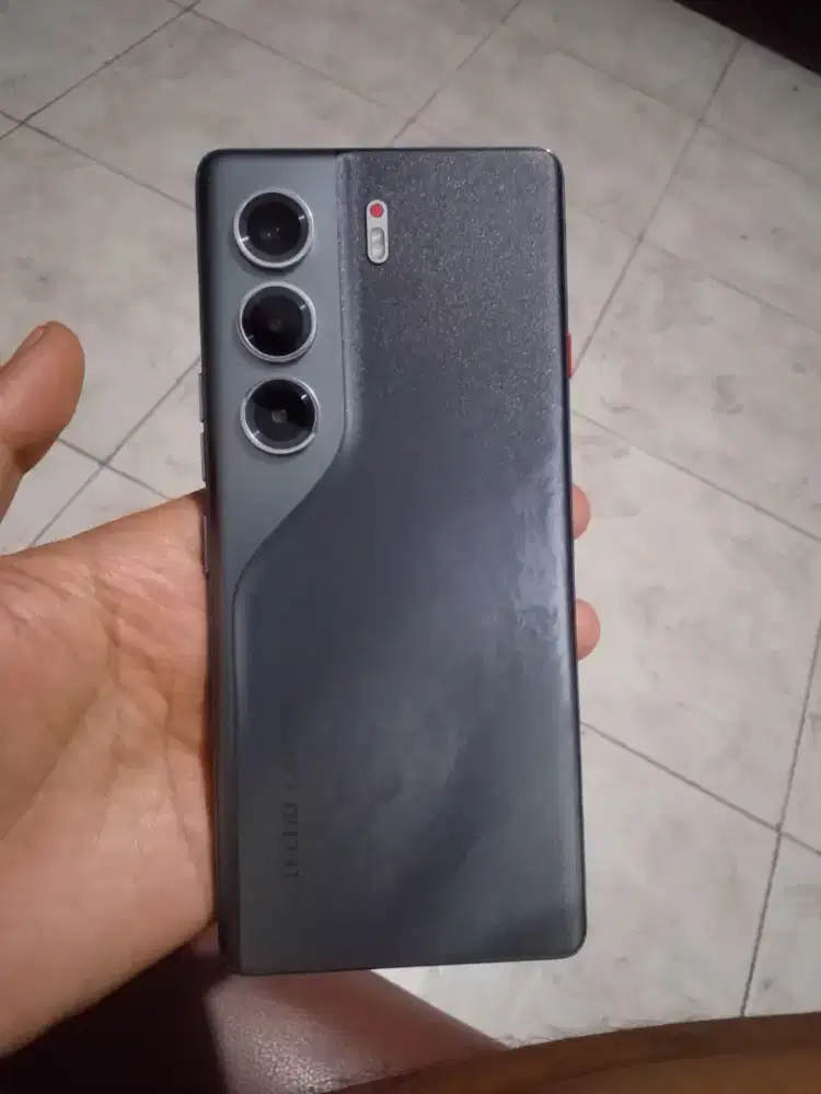 Tecno Camon 40 pro 8/256